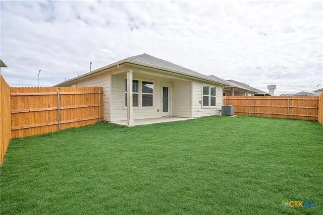 a view of a garden with a big yard