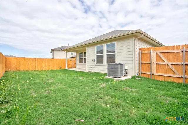 $1,750 | 121 Roanwood Drive, San Marcos, TX 78666