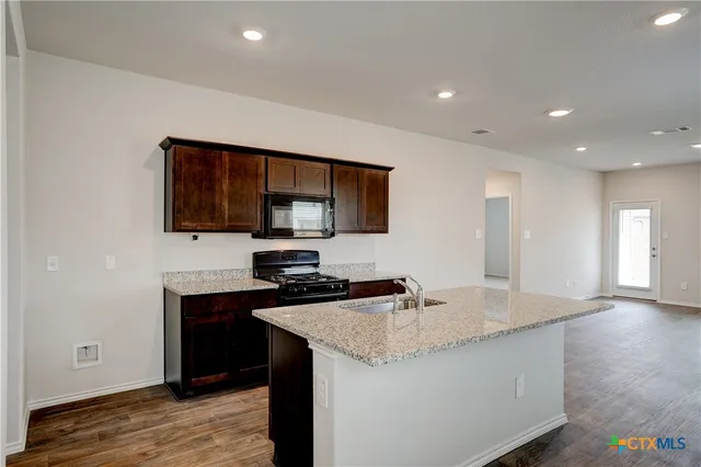 $1,750 | 121 Roanwood Drive, San Marcos, TX 78666