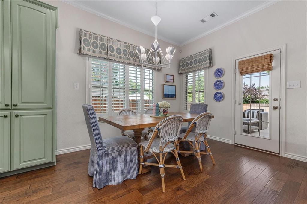 708 Northwood Road Fort Worth, TX 76107 - Photo 13 of 40