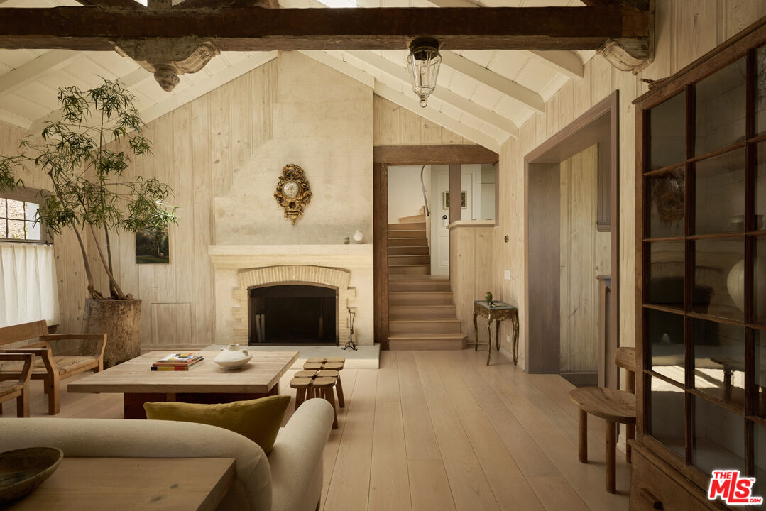 239 West Channel Road Santa Monica, CA 90402 - Photo 12 of 34