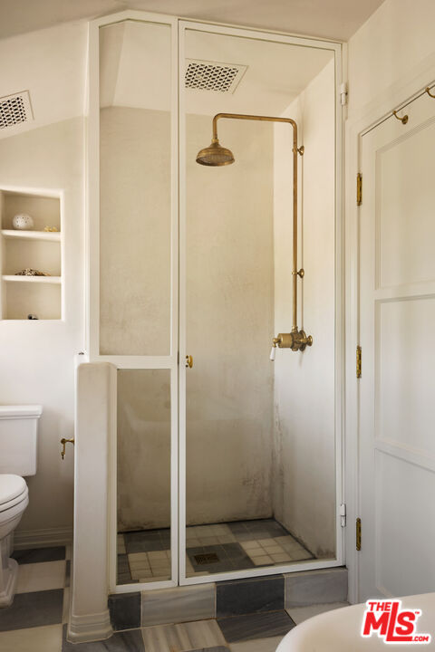 239 West Channel Road Santa Monica, CA 90402 - Photo 22 of 34