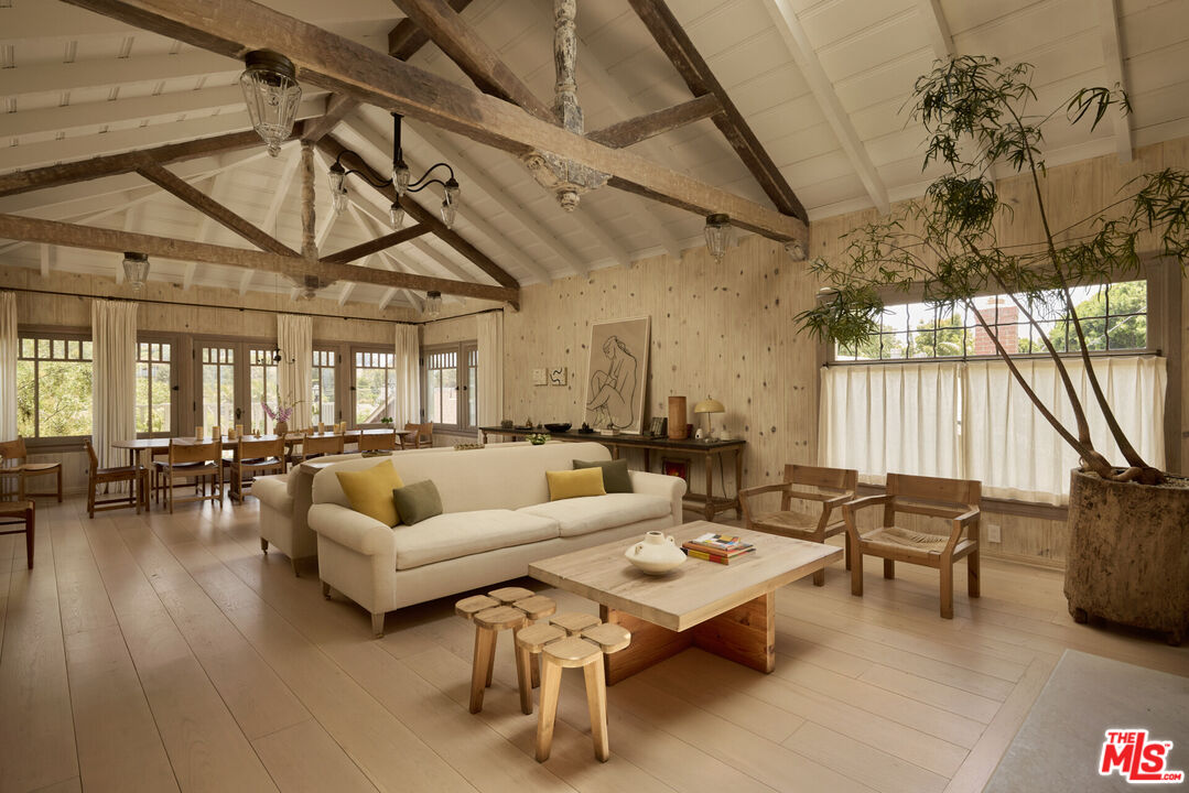 239 West Channel Road Santa Monica, CA 90402 - Photo 8 of 34