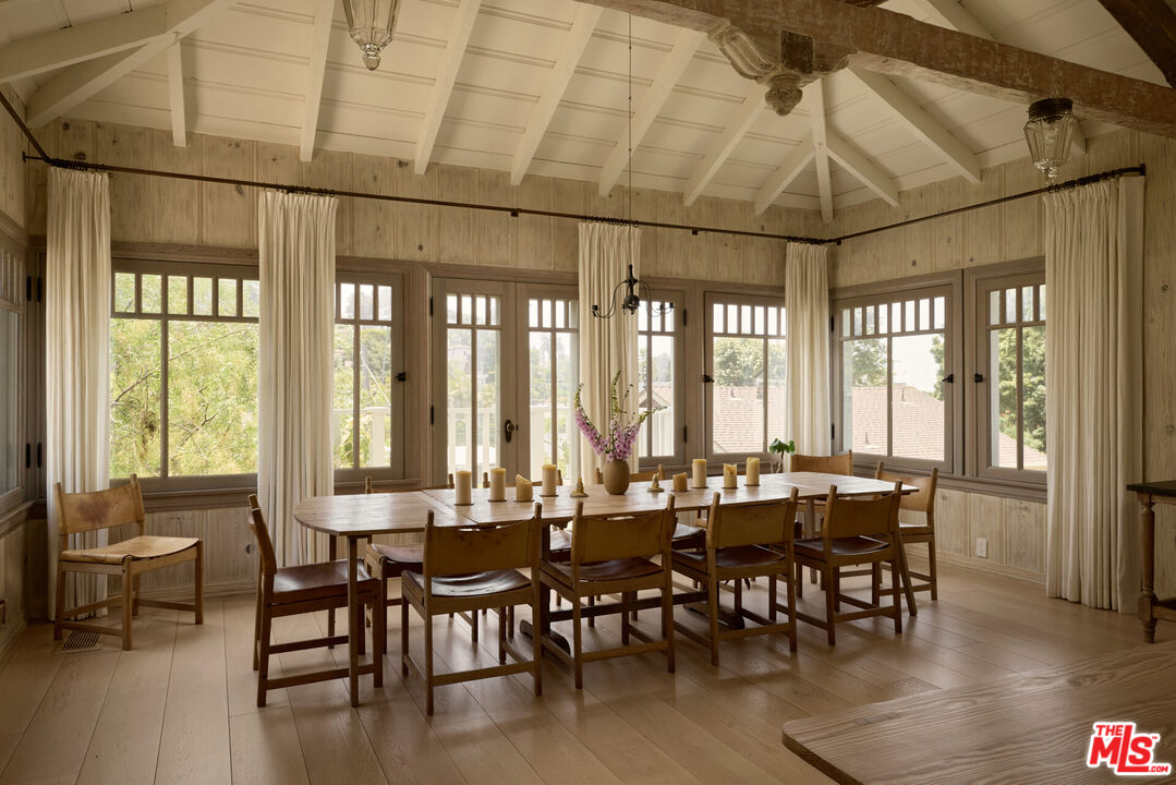 239 West Channel Road Santa Monica, CA 90402 - Photo 9 of 34