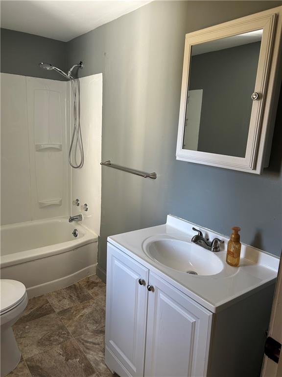 556 Bonniebrook Road Butler, PA 16002 - Photo 24 of 36 a bathroom with a sink toilet and shower