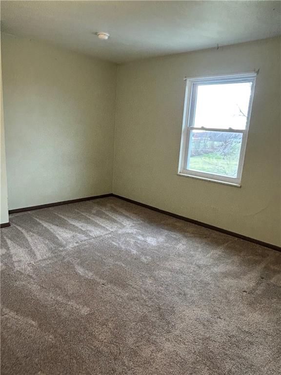 556 Bonniebrook Road Butler, PA 16002 - Photo 28 of 36 an empty room with a window