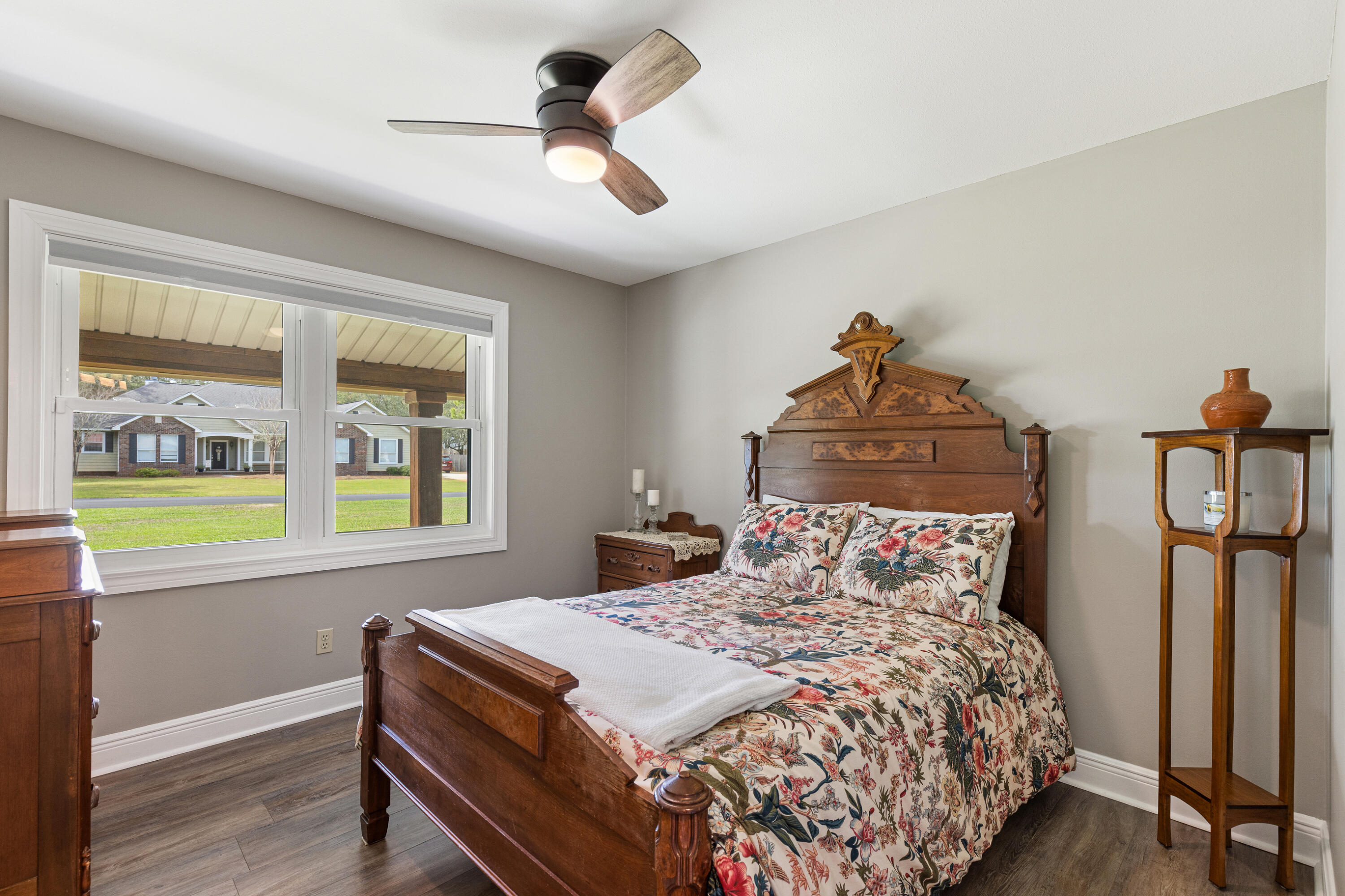 804 Mars Street Destin, FL 32541 - Photo 33 of 71 a bedroom with a bed and a window