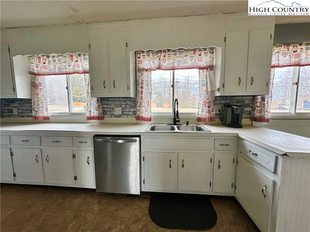 178 Cedar Valley Road Hudson, NC 28638 - Photo 12 of 36 Gallery Image 12