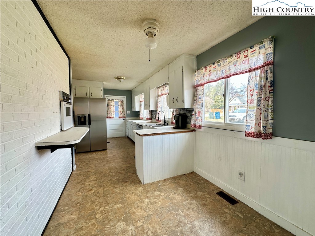 178 Cedar Valley Road Hudson, NC 28638 - Photo 15 of 36 Gallery Image 15