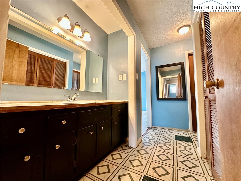178 Cedar Valley Road Hudson, NC 28638 - Photo 28 of 36 Gallery Image 28