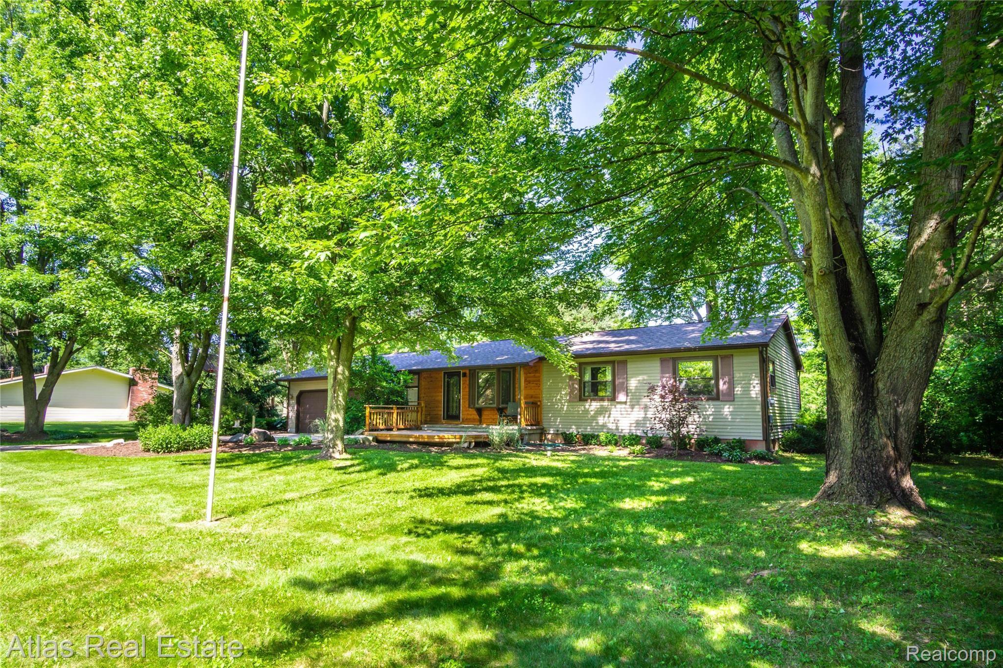 5087 Walker Road Davison, MI 48423 - Photo 2 of 36 Exteriors (2 of 21).jpg