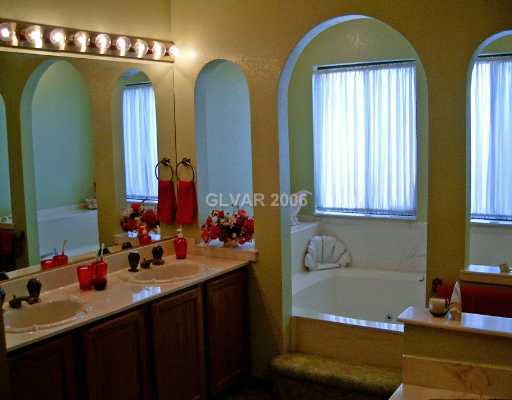 Master Bath/Spa.