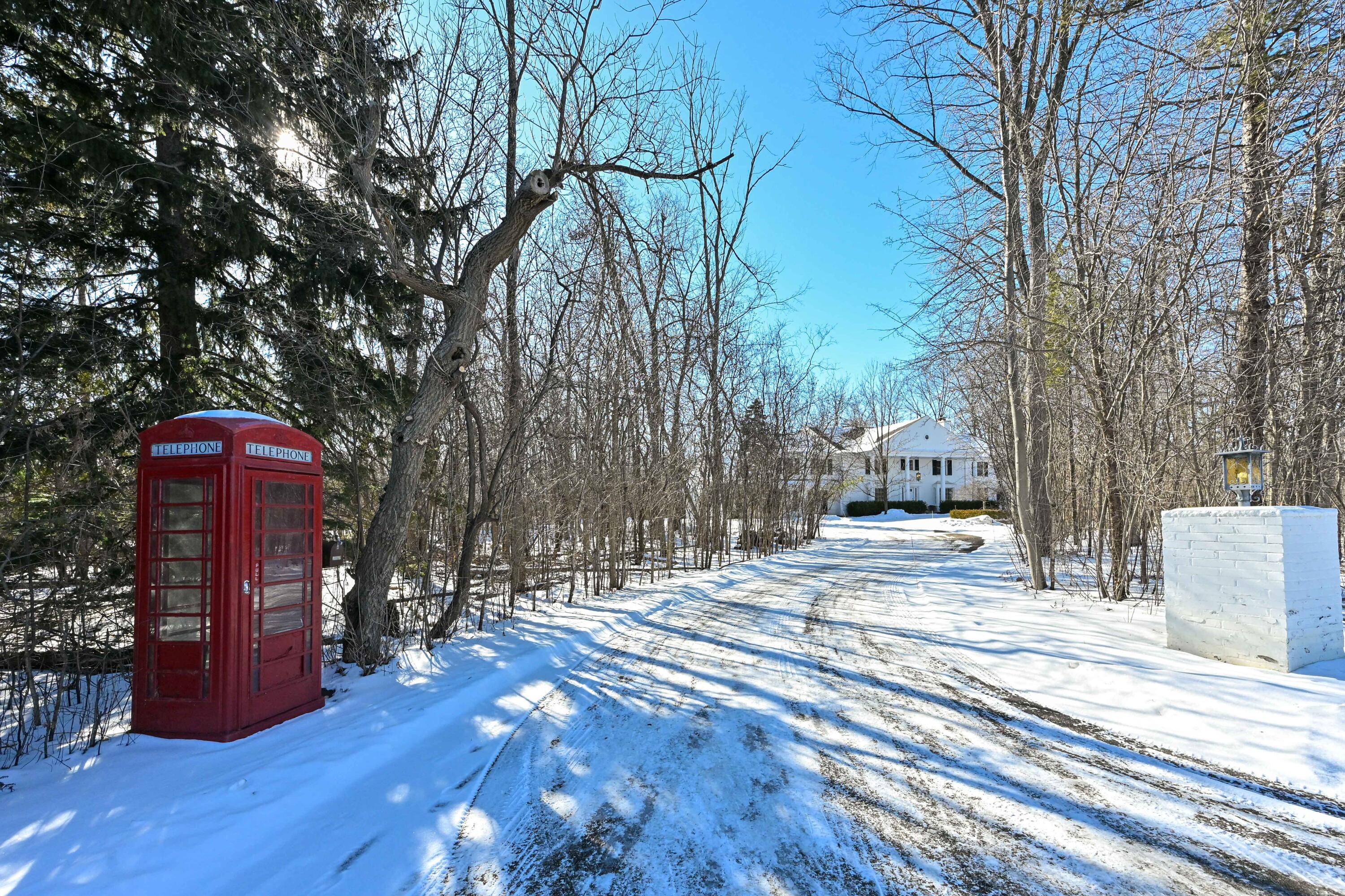 2305 West County Line Road River Hills, WI 53217 - Photo 34 of 41 Entrance to Property