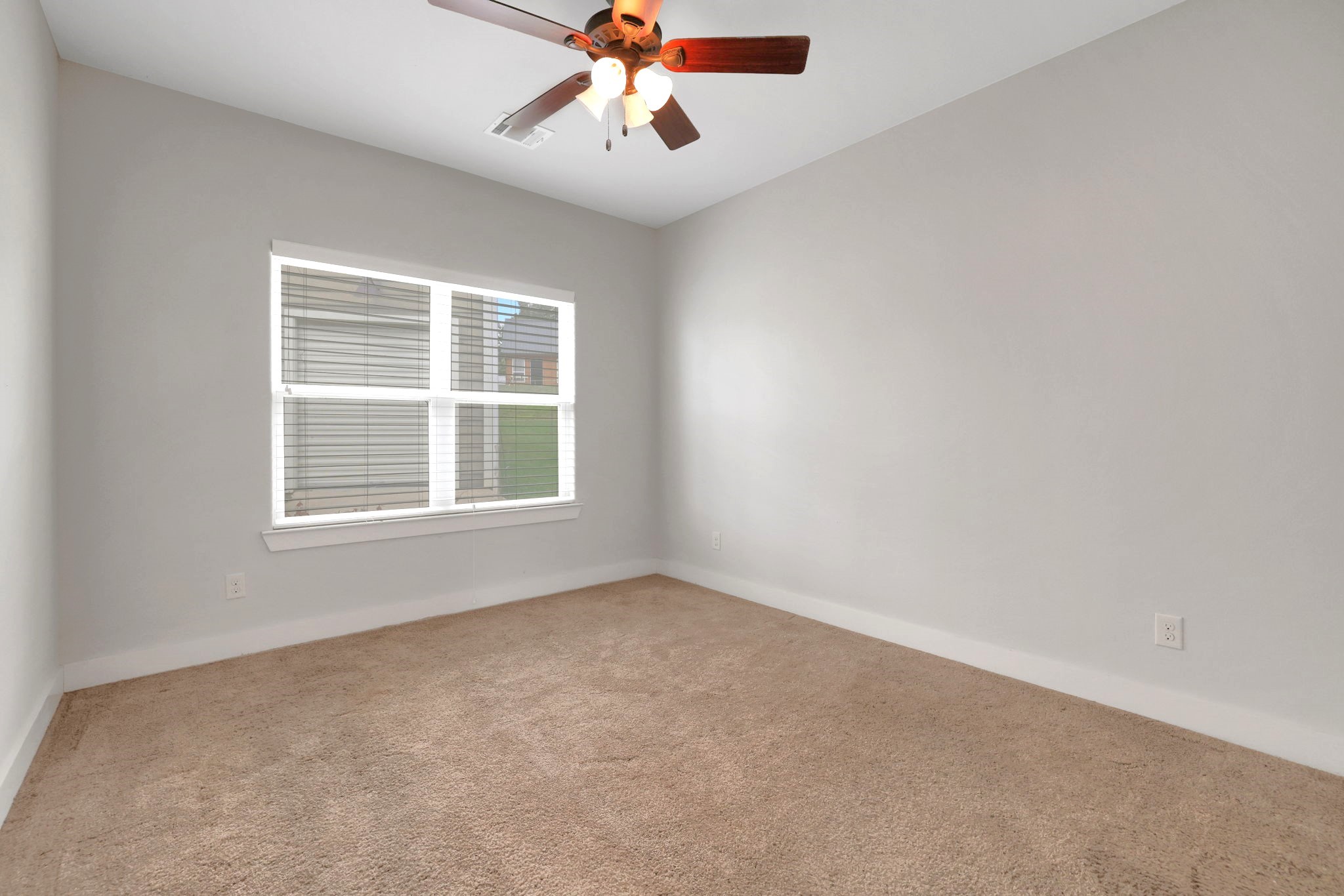 453 East Oak Shadows Onalaska, TX 77360 - Photo 13 of 48