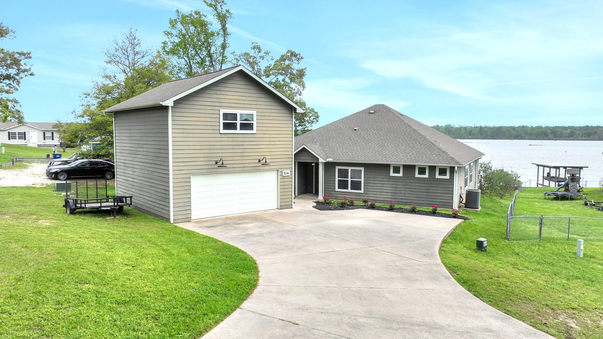 453 East Oak Shadows Onalaska, TX 77360 - Photo 2 of 48