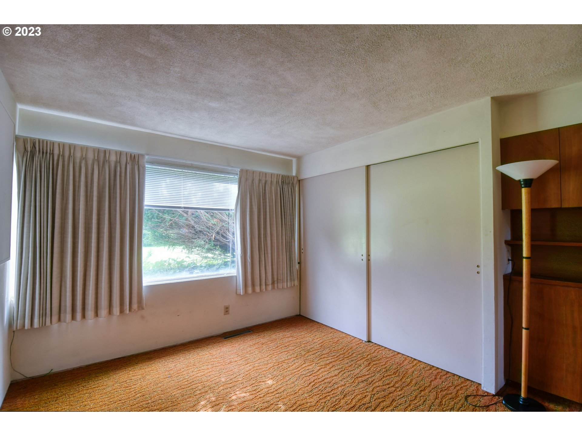 1042 Skyline Drive Pendleton, OR 97801 - Photo 33 of 48 a view of an empty room with a window