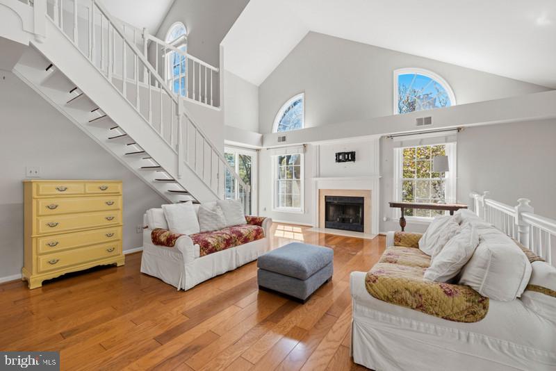 1473 Church Hill Place Reston, VA 20194 - Photo 5 of 35