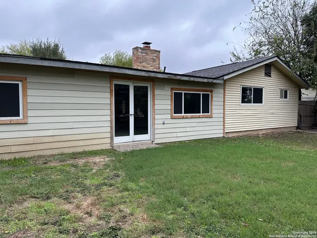 $1,700 | 13639 Oak Meadows, Universal City, TX 78148