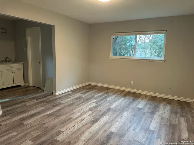 $1,700 | 13639 Oak Meadows, Universal City, TX 78148