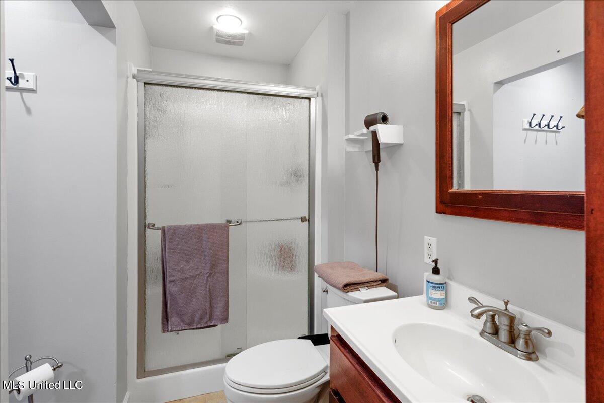 2534 Meadow Road Biloxi, MS 39531 - Photo 18 of 38 18-Bathroom 1