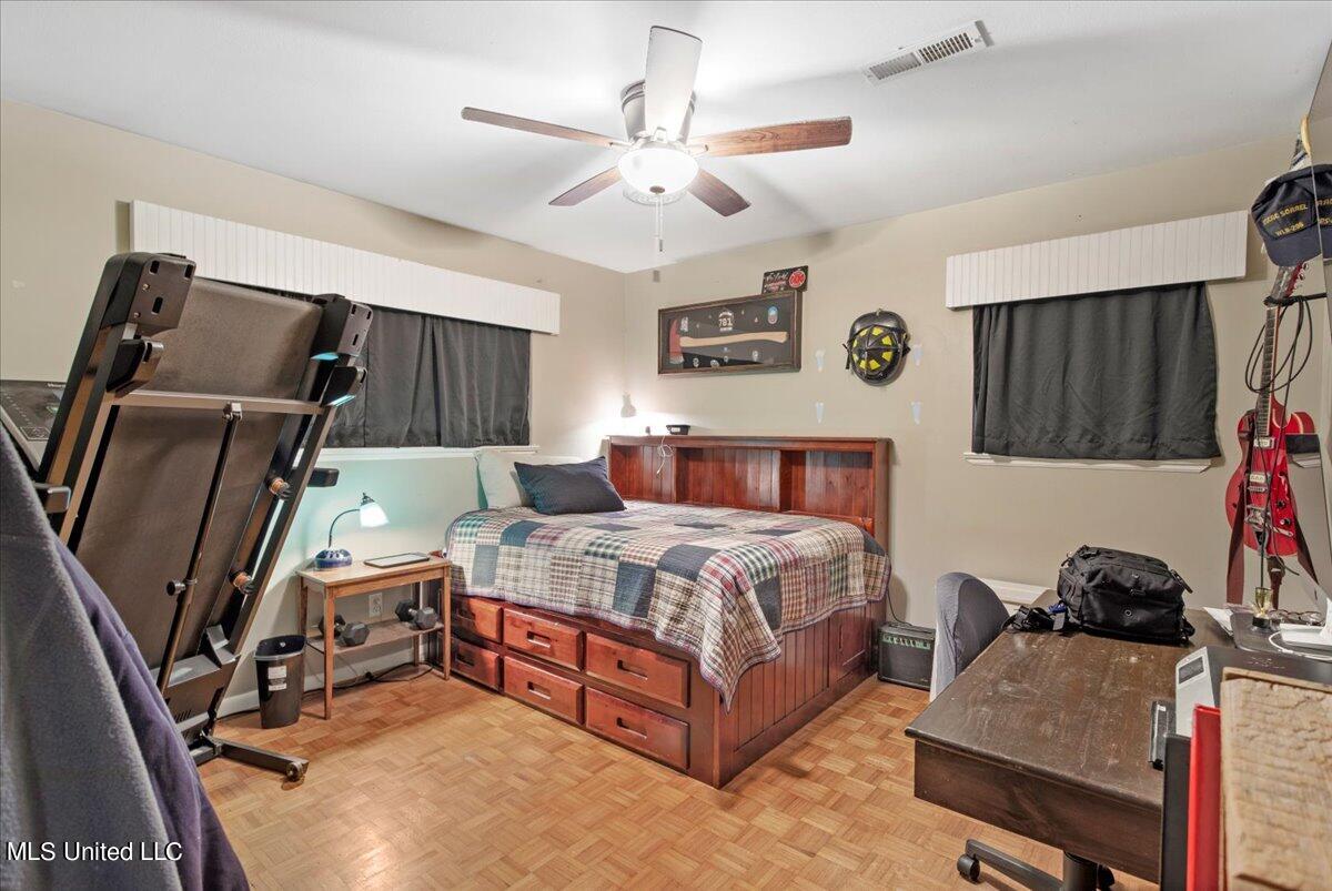 2534 Meadow Road Biloxi, MS 39531 - Photo 21 of 38 21-Bedroom 3