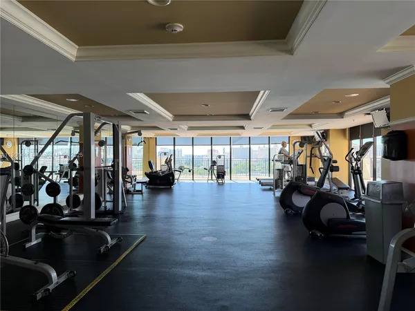 $530,000 | 888 Douglas Road, Unit 917, Coral Gables, FL 33134
