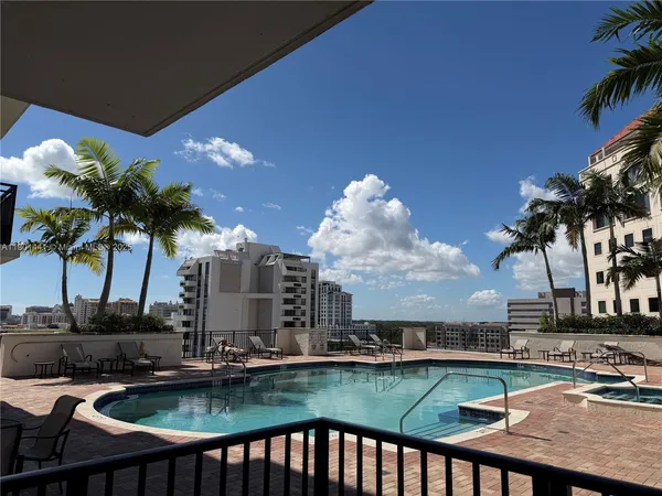 $530,000 | 888 Douglas Road, Unit 917, Coral Gables, FL 33134