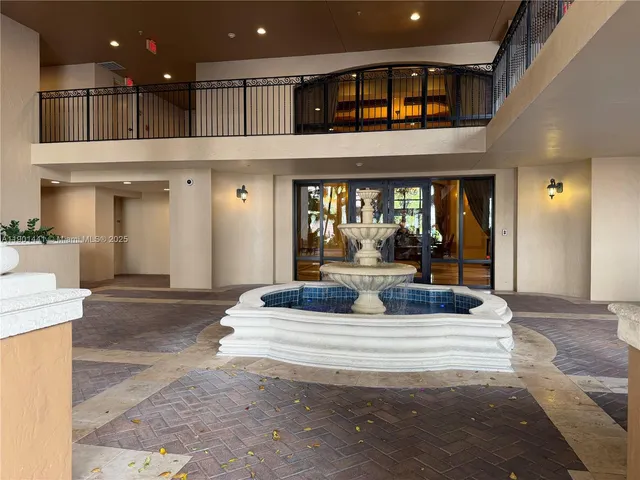 $550,000 | 888 Douglas Road, Unit 917, Coral Gables, FL 33134