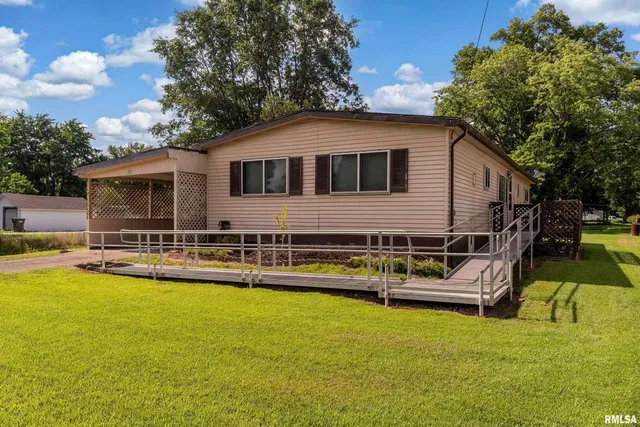 $94,900 | 208 West Pennsylvania Avenue, Pittsburg, IL 62974