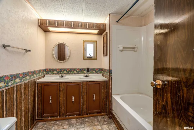 $94,900 | 208 West Pennsylvania Avenue, Pittsburg, IL 62974