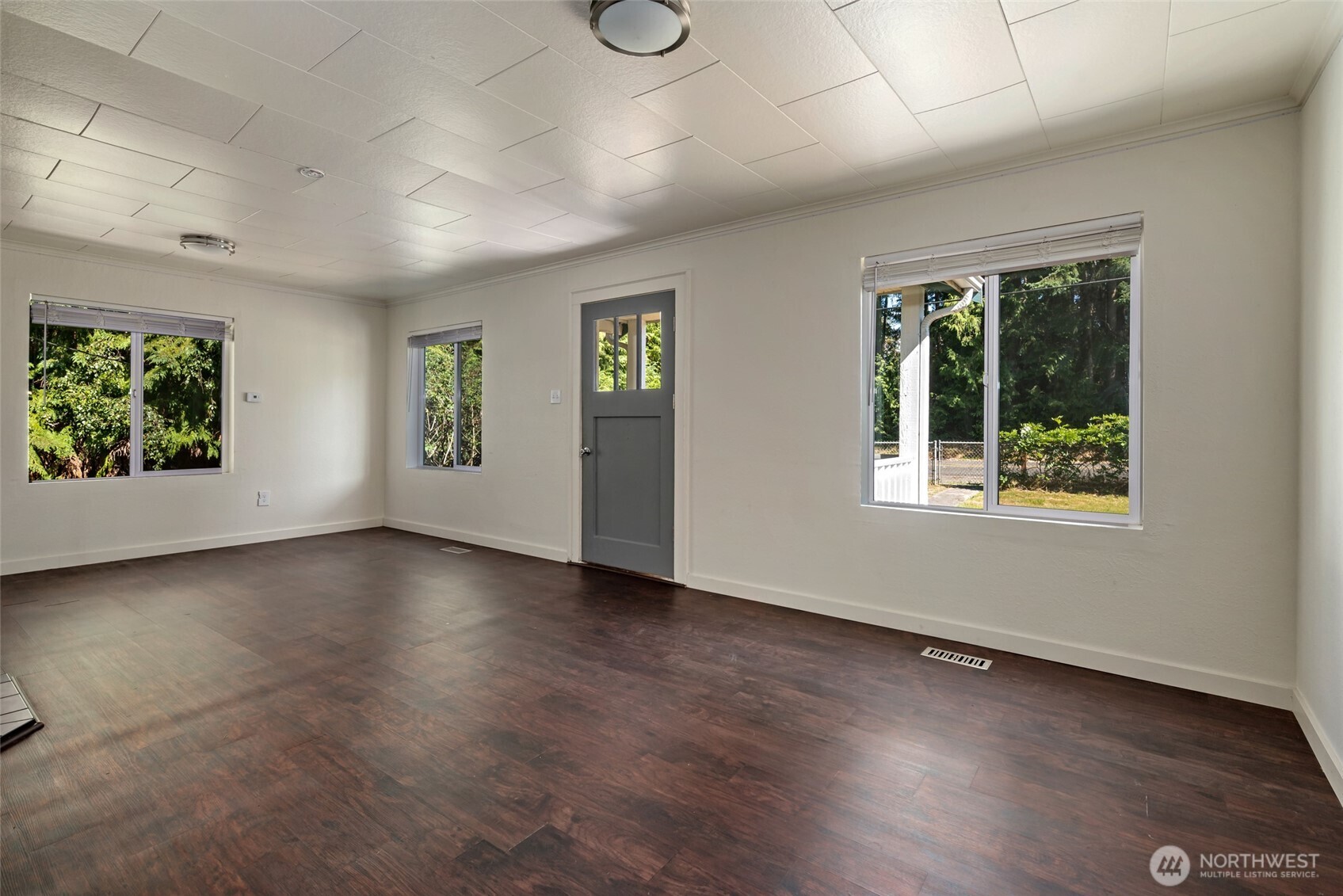 6350 South Brighton Beach Road Clinton, WA 98236 - Photo 6 of 36