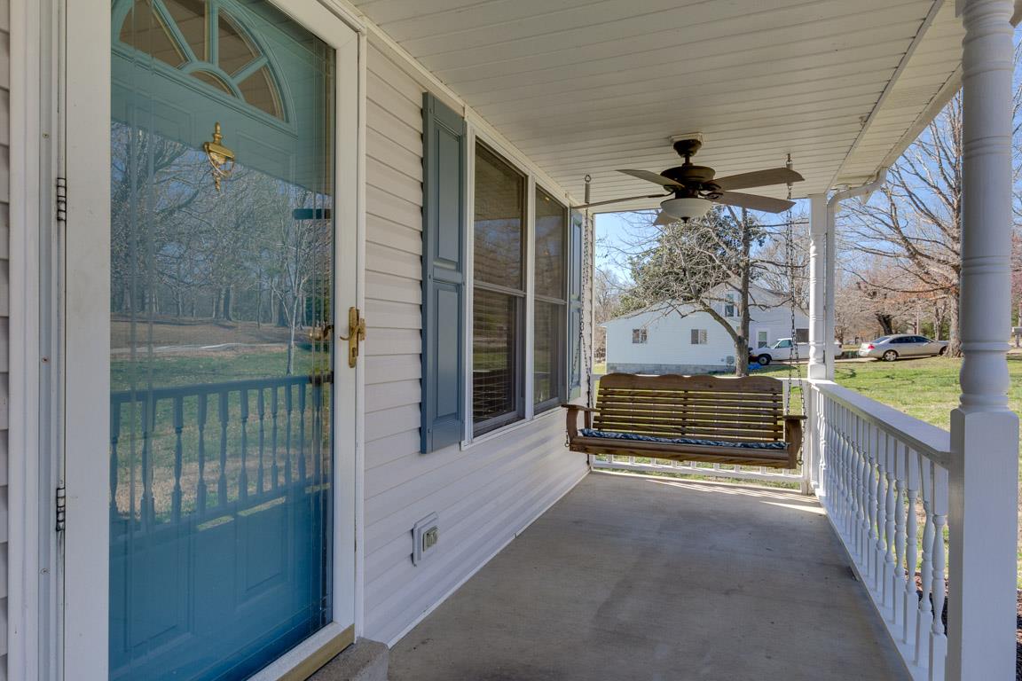 602 Luther Road Dickson, TN 37055 - Photo 3 of 26 Front Porch