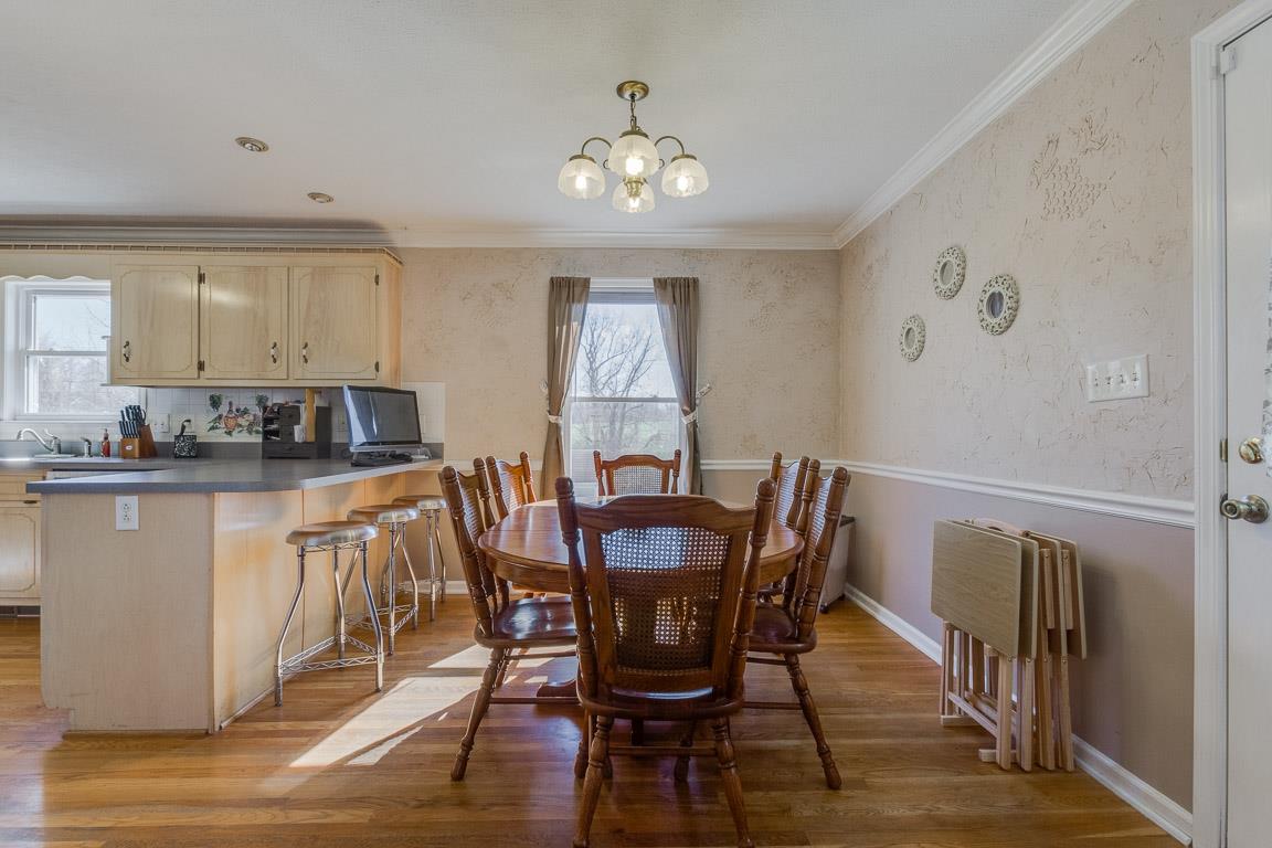 602 Luther Road Dickson, TN 37055 - Photo 7 of 26 Dining Area with Peninsula open to Kitchen