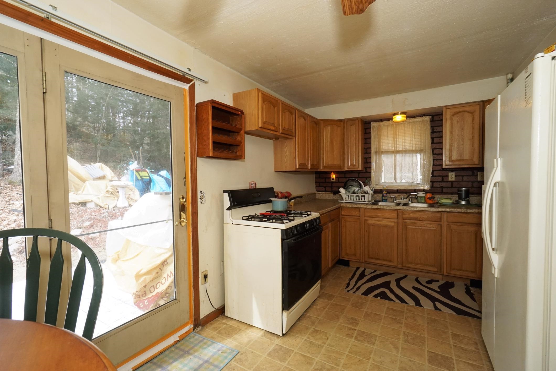 27 Nottingham Road Raymond, NH 03077 - Photo 13 of 25