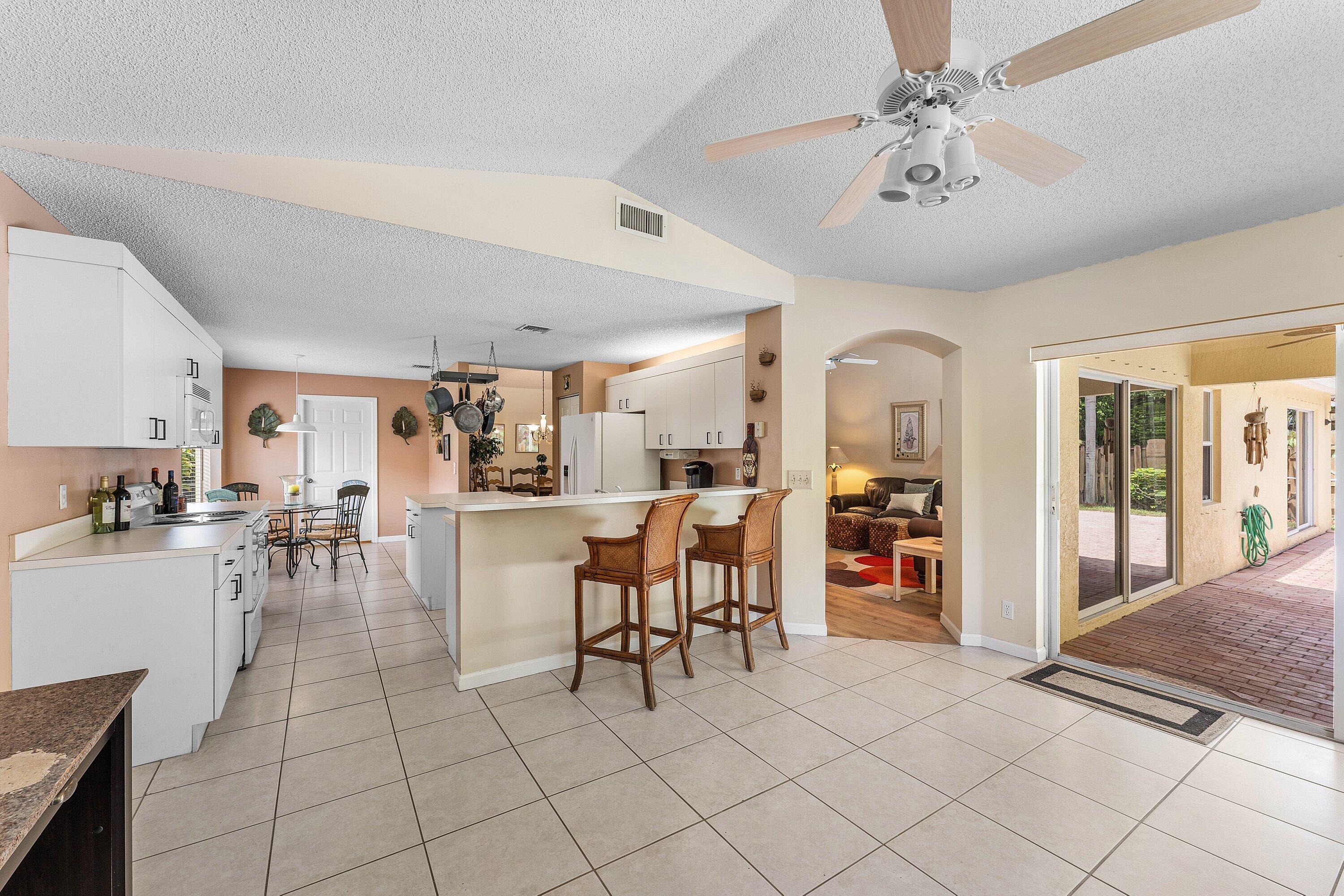 4824 South Lee Road Delray Beach, FL 33445 - Photo 8 of 23 010-4824SouthLeeRoad-DelrayBeach-FL-3344