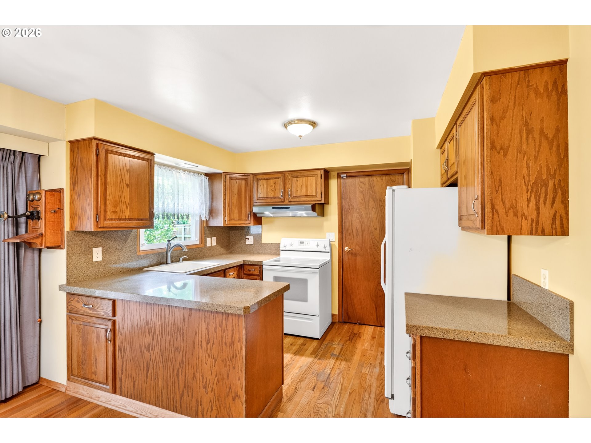 2012 Southeast 185th Avenue Portland, OR 97233 - Photo 10 of 27