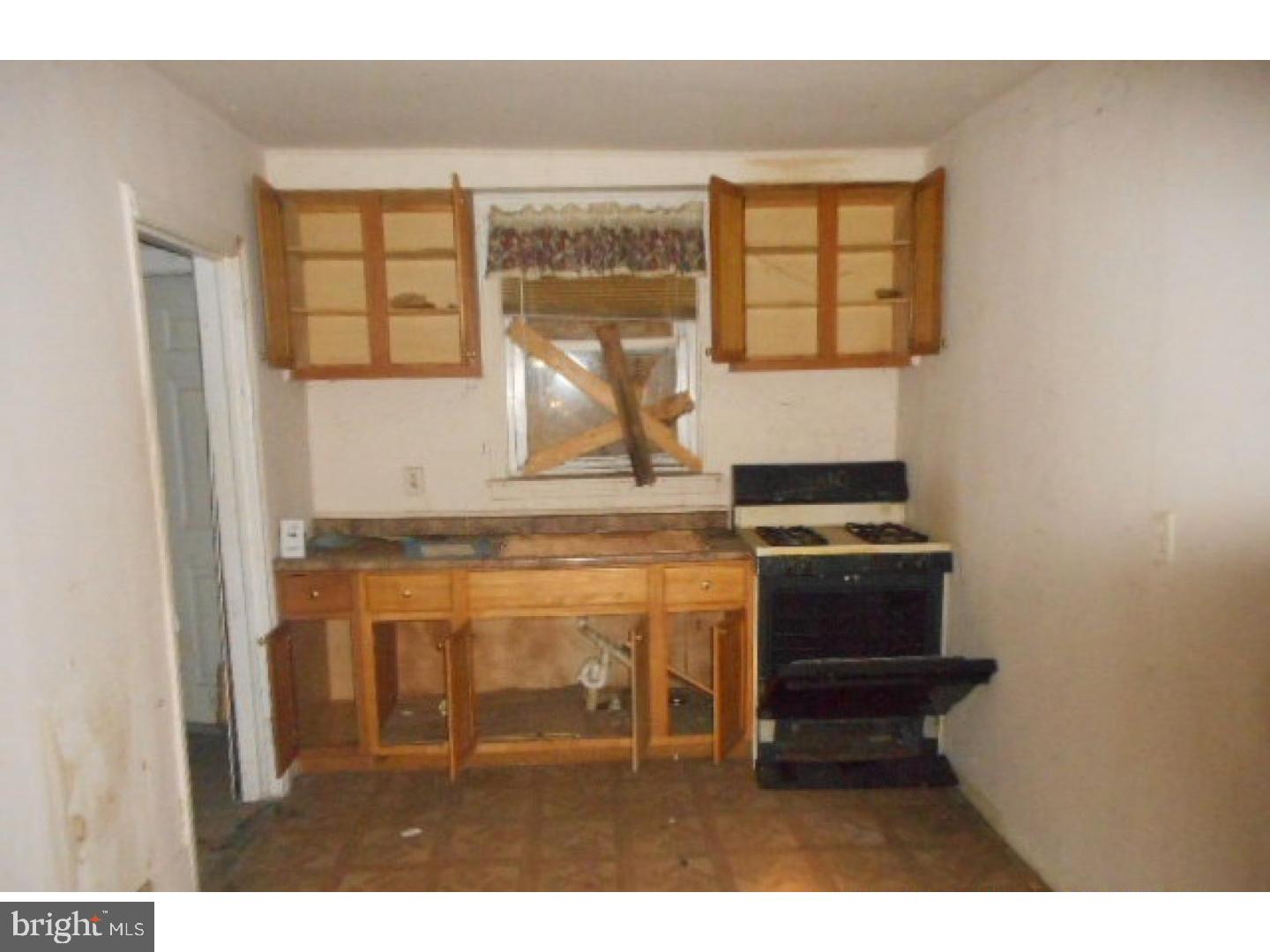 509 Pfeiffer Street Camden, NJ 08105 - Photo 2 of 12 Gallery Image 2