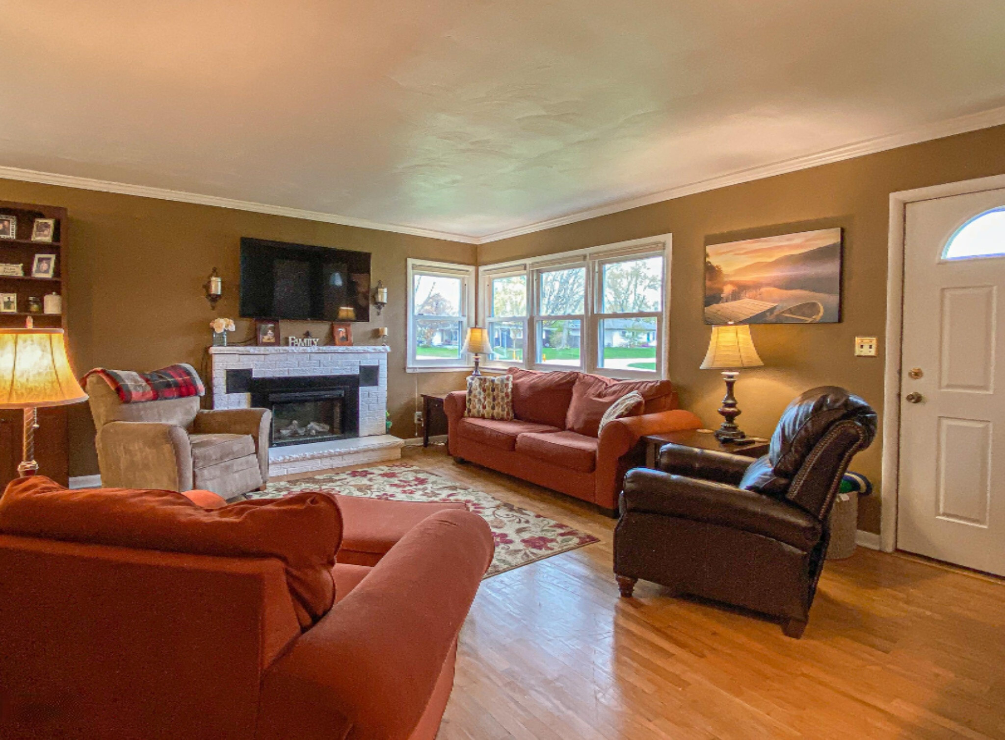 1036 Wedgewood Road St. Joseph, MI 49085 - Photo 4 of 41 IMG_2117