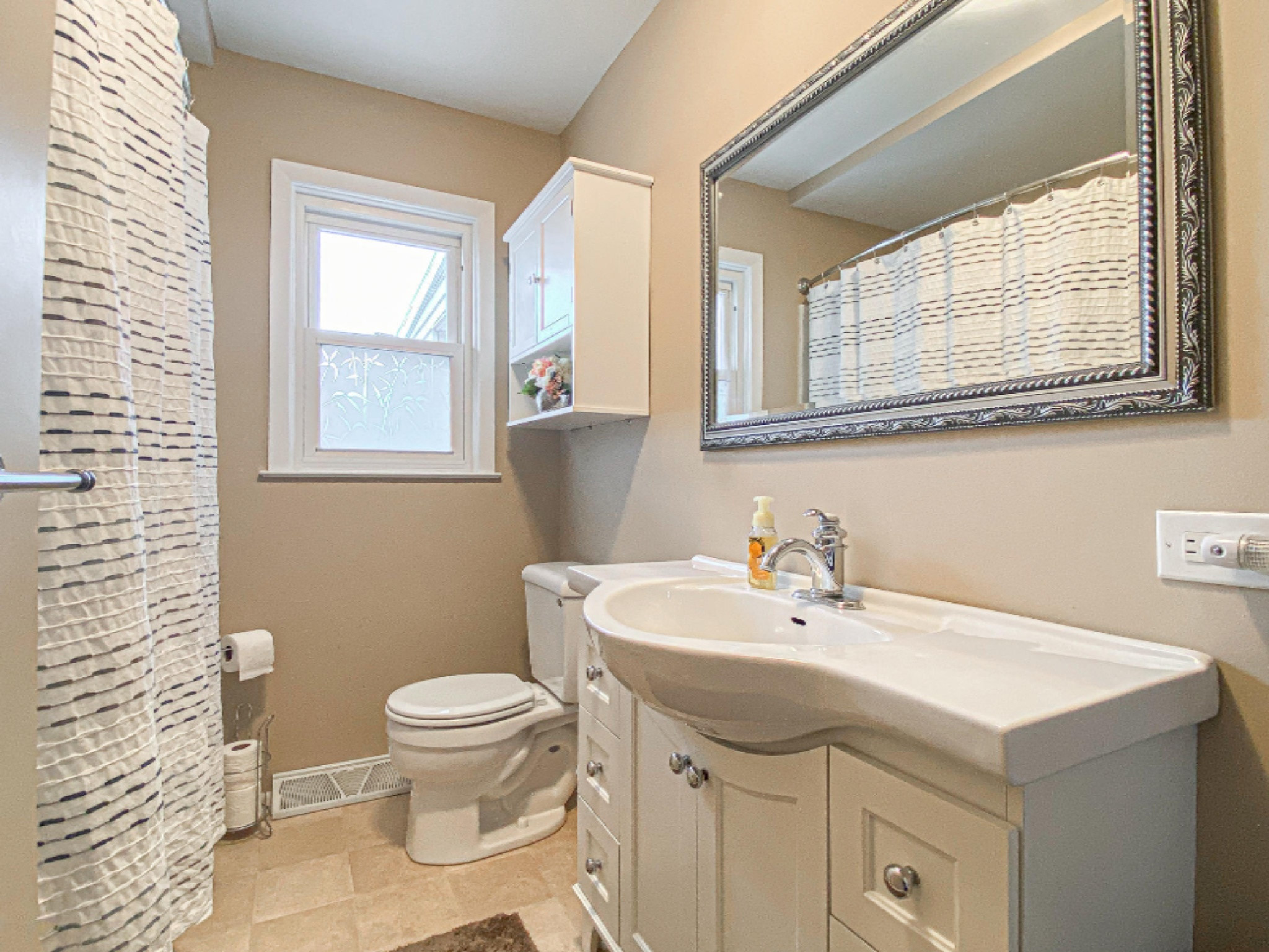 1036 Wedgewood Road St. Joseph, MI 49085 - Photo 5 of 41 IMG_2111