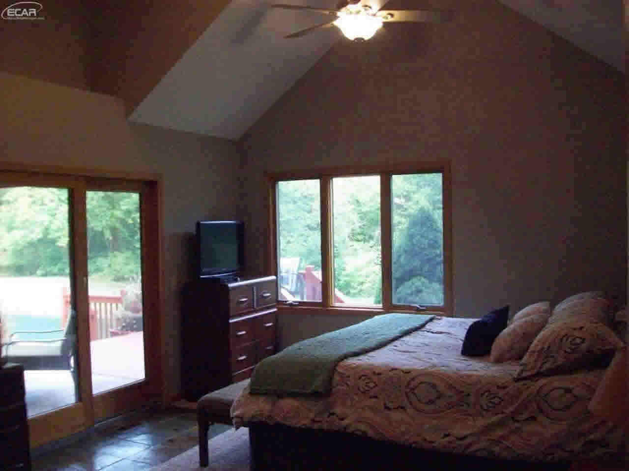 8033 Hogan Road Fenton, MI 48430 - Photo 26 of 34 21368191-25.JPG