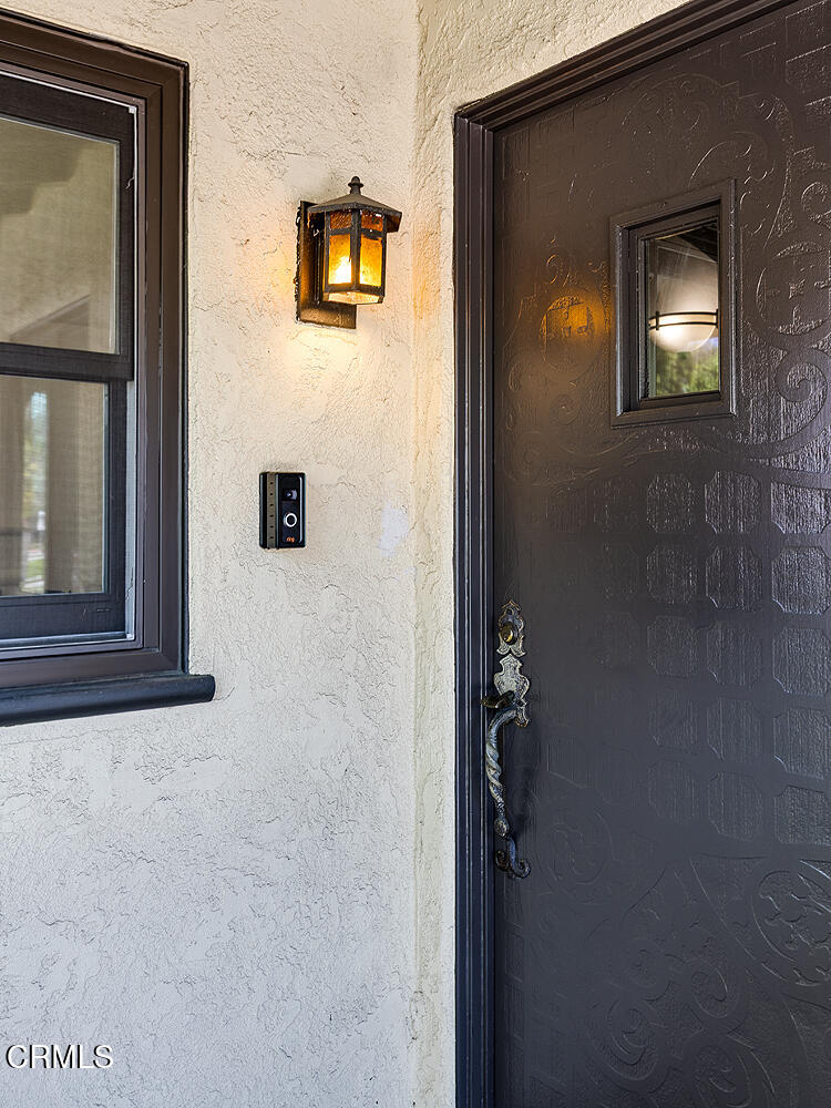 824 Palm Drive Glendale, CA 91202 - Photo 4 of 24 a view of front door