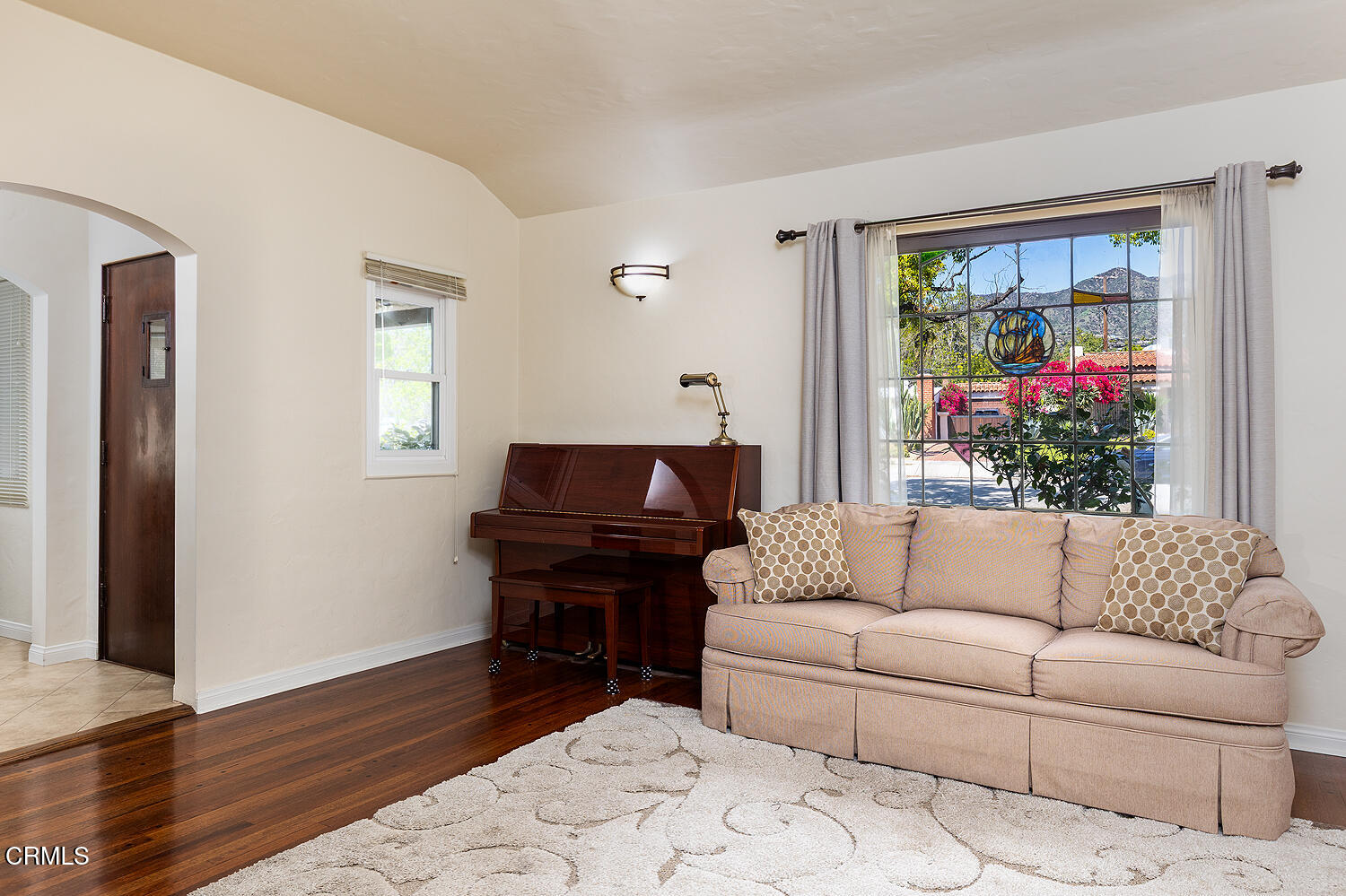 824 Palm Drive Glendale, CA 91202 - Photo 6 of 24 a living room with furniture and a potted plant