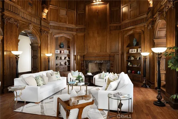 a view of an entryway