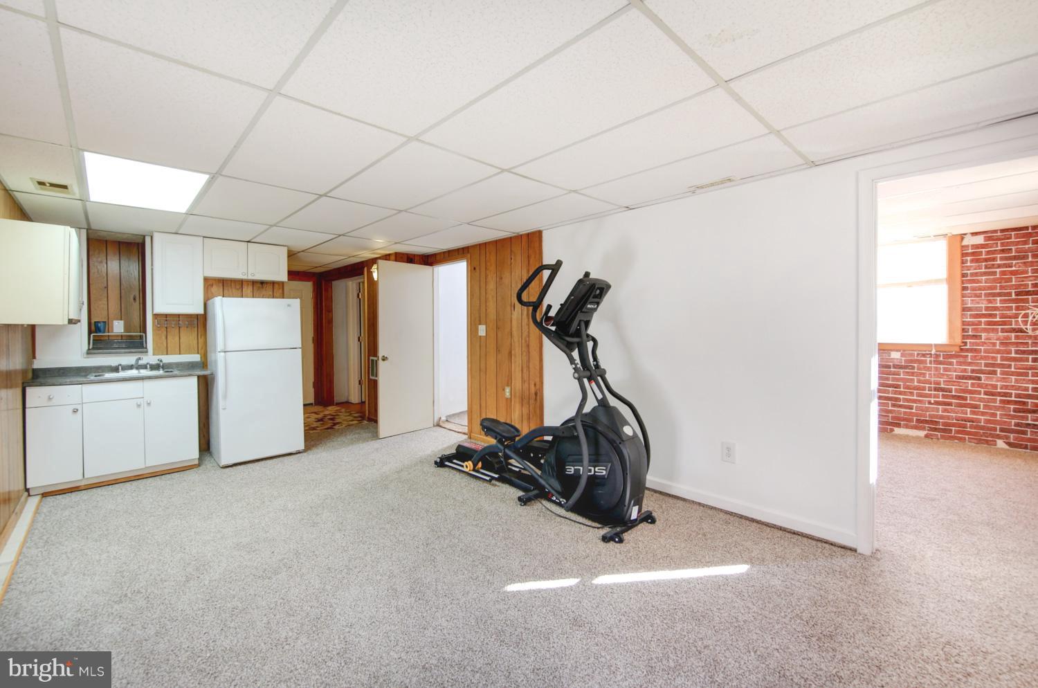 1908 Salisbury Road Edgewater, MD 21037 - Photo 22 of 28 Family Room