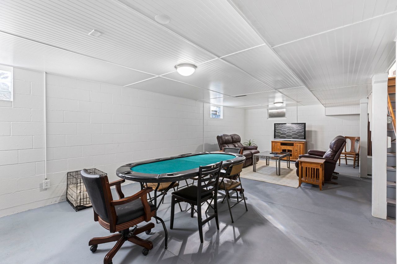 14385 Fennel Road Newark, IL 60541 - Photo 12 of 19 a view of a dining room with furniture