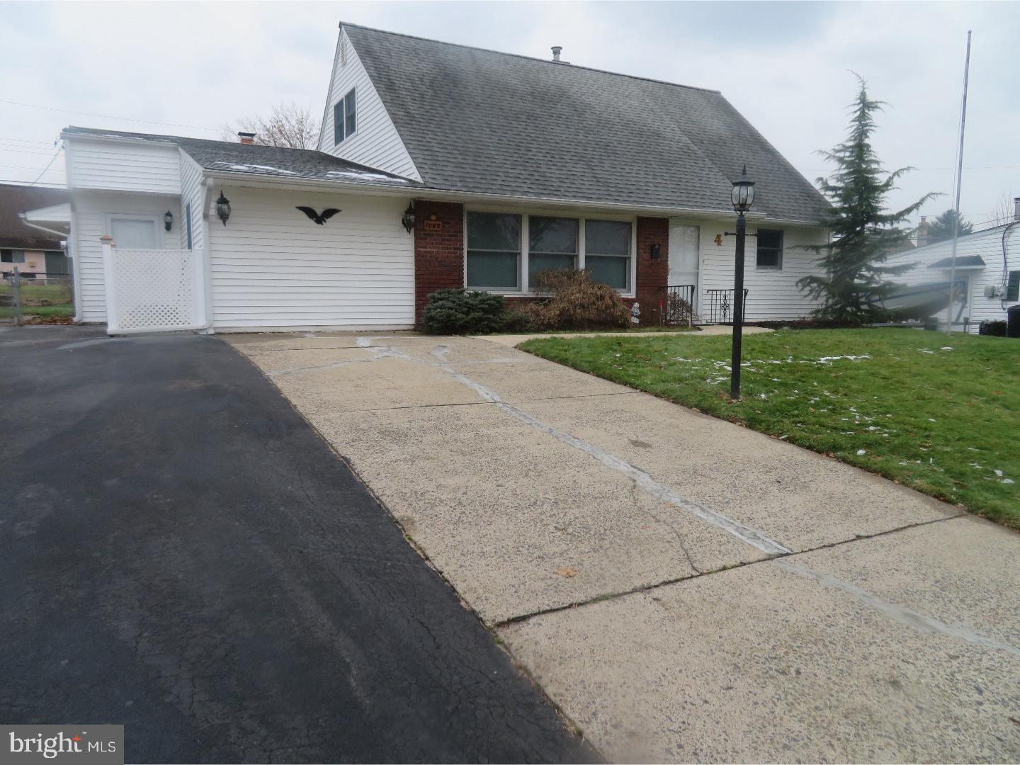 4 Harrow Road Levittown, PA 19056 - Photo 2 of 22 Driveway