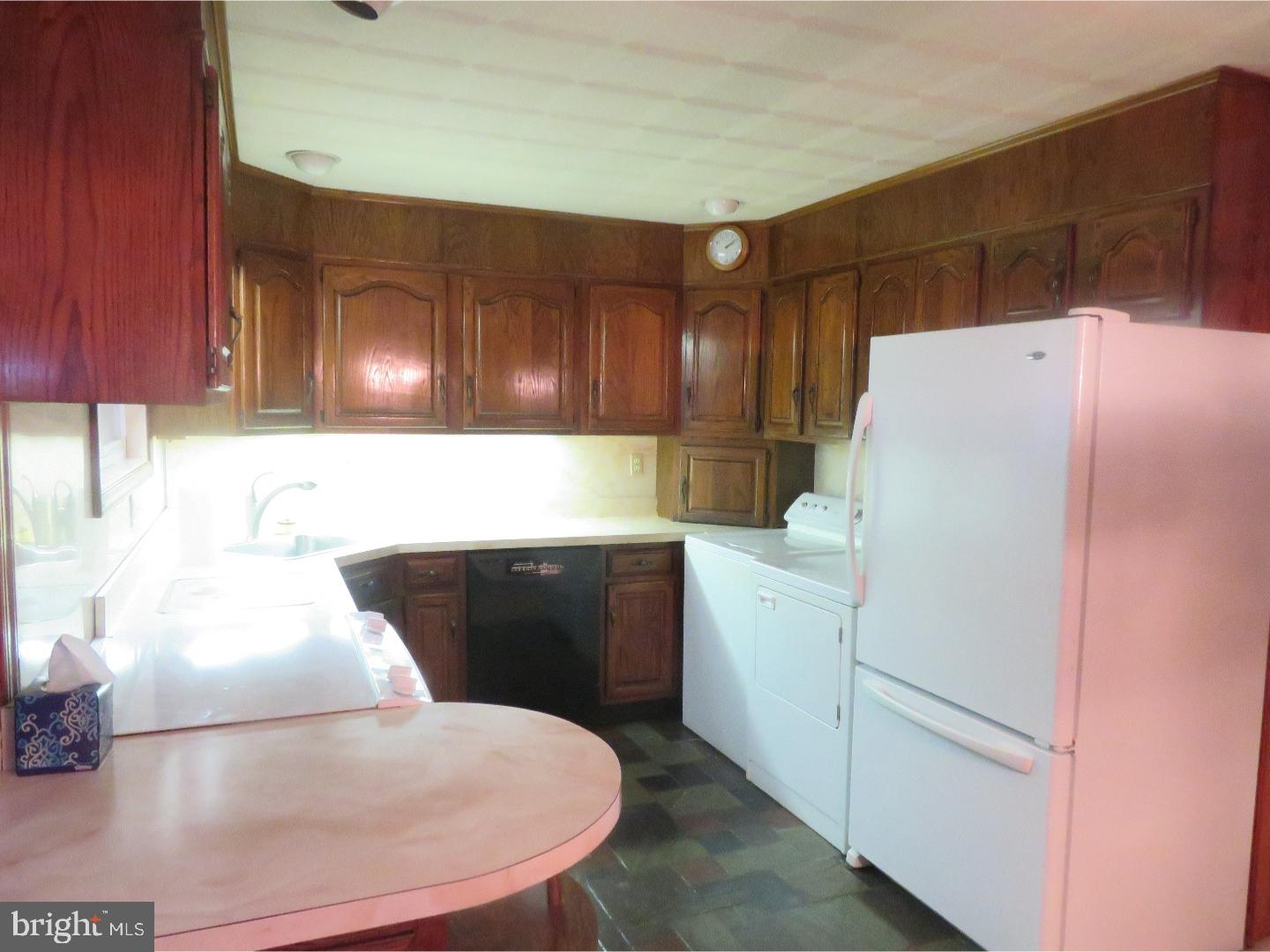 4 Harrow Road Levittown, PA 19056 - Photo 13 of 22 Gallery Image 13