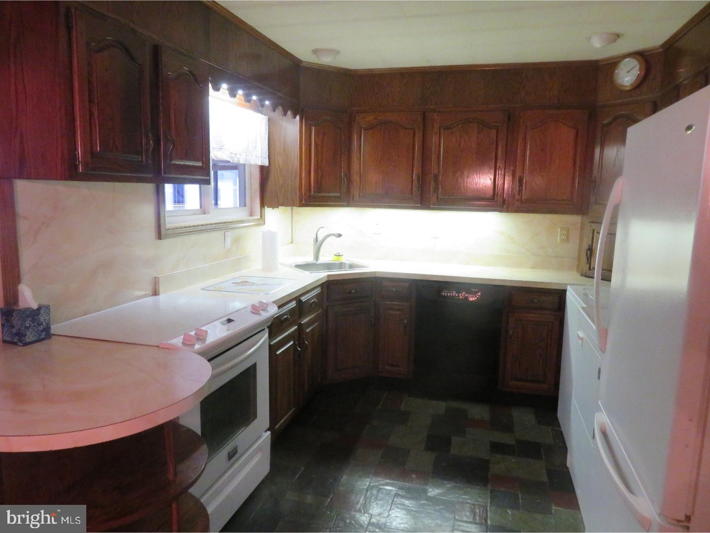 4 Harrow Road Levittown, PA 19056 - Photo 14 of 22 Gallery Image 14