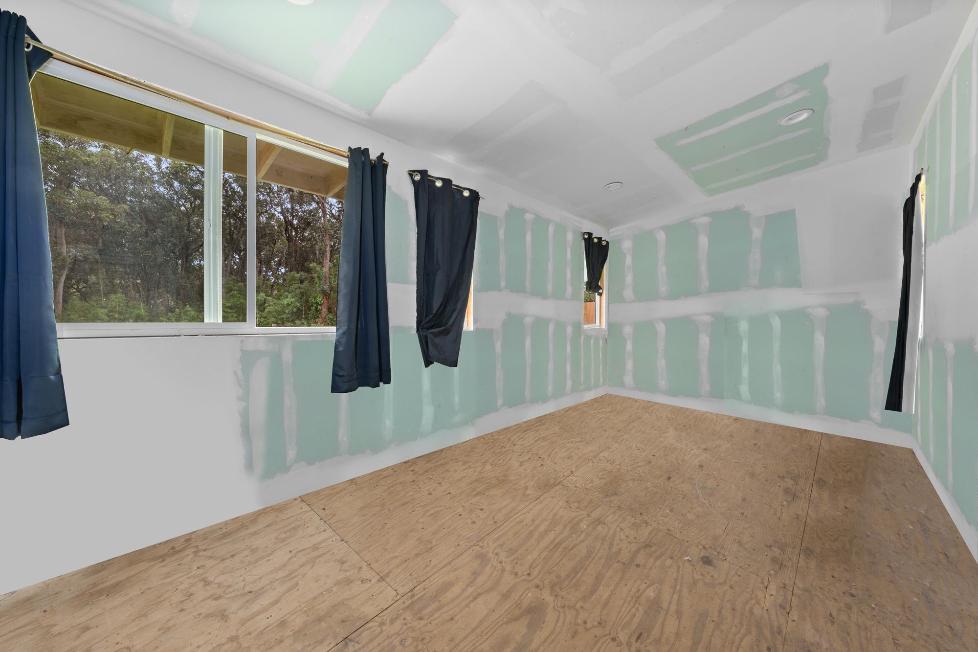 685 Upper Ulumalu Road Haiku, HI 96708 - Photo 23 of 34 a view of a room with a large window