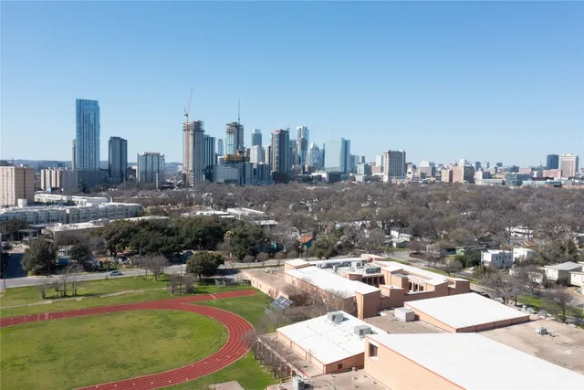 a picture of city view